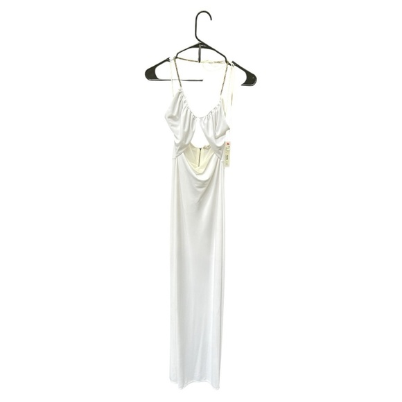 NWT Alice + Olivia White Chain Halter Gown with Slit - Picture 4 of 10